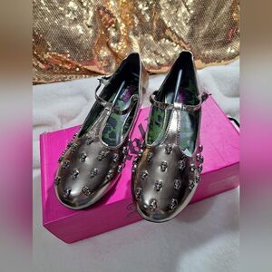 NIB Abbey Dawn Pewter Tough Crowd Flats